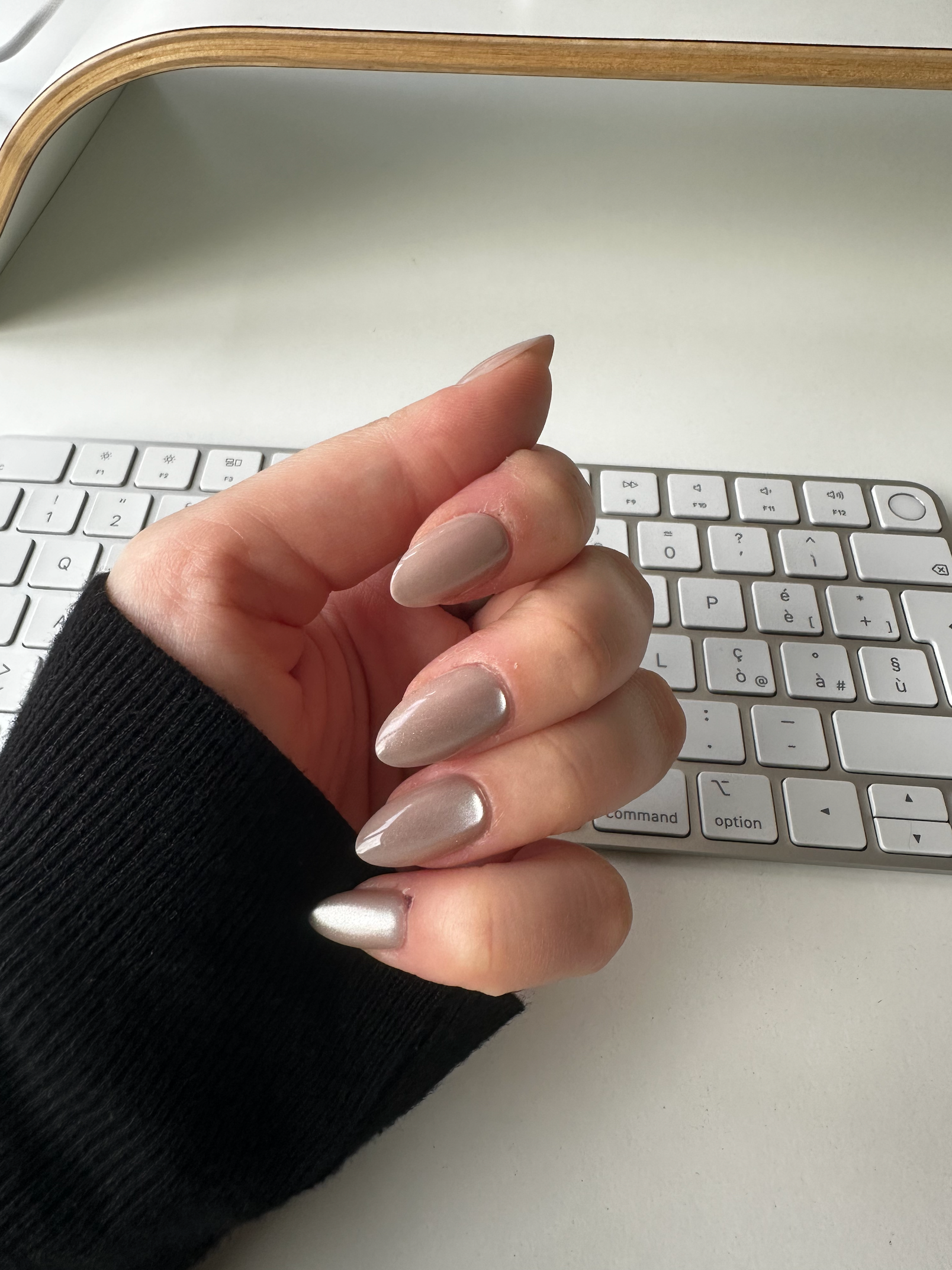 <p>Our Founder, Giulia, develops a real passion for press on nails, after years of struggle and brittle nails due to salon manicures</p>